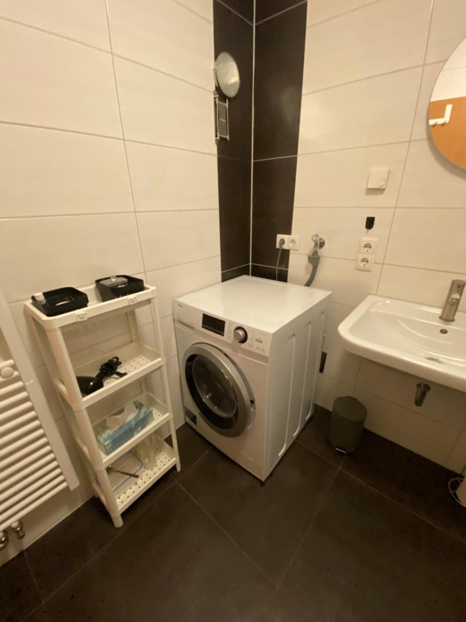 Apartament Gross, Modern, Vollausgestattet, Gemuetlich Mit Kueche Und Parkplatz Fuer Urlaub Oder Business Kettig Zewnętrze zdjęcie