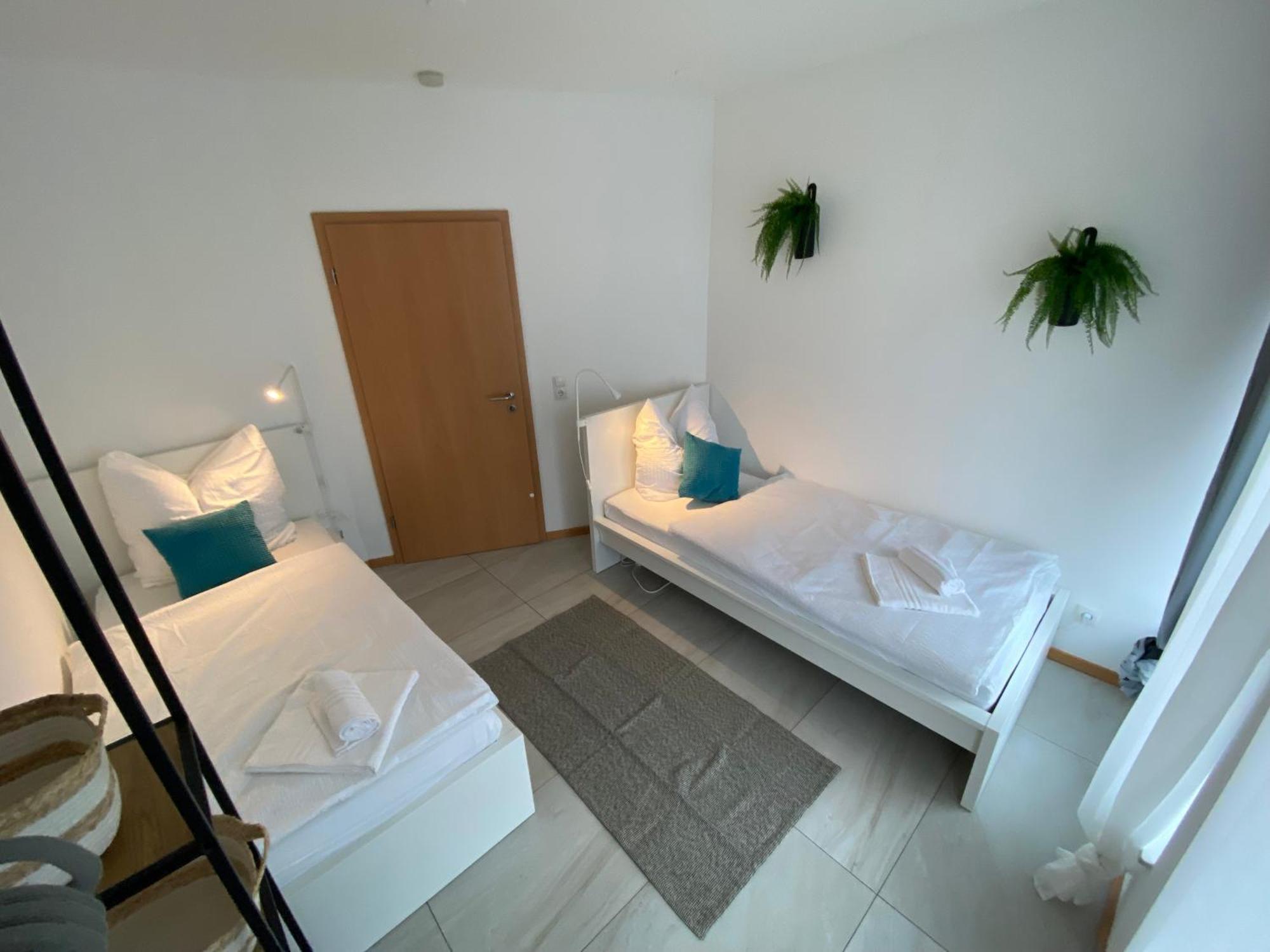 Apartament Gross, Modern, Vollausgestattet, Gemuetlich Mit Kueche Und Parkplatz Fuer Urlaub Oder Business Kettig Zewnętrze zdjęcie