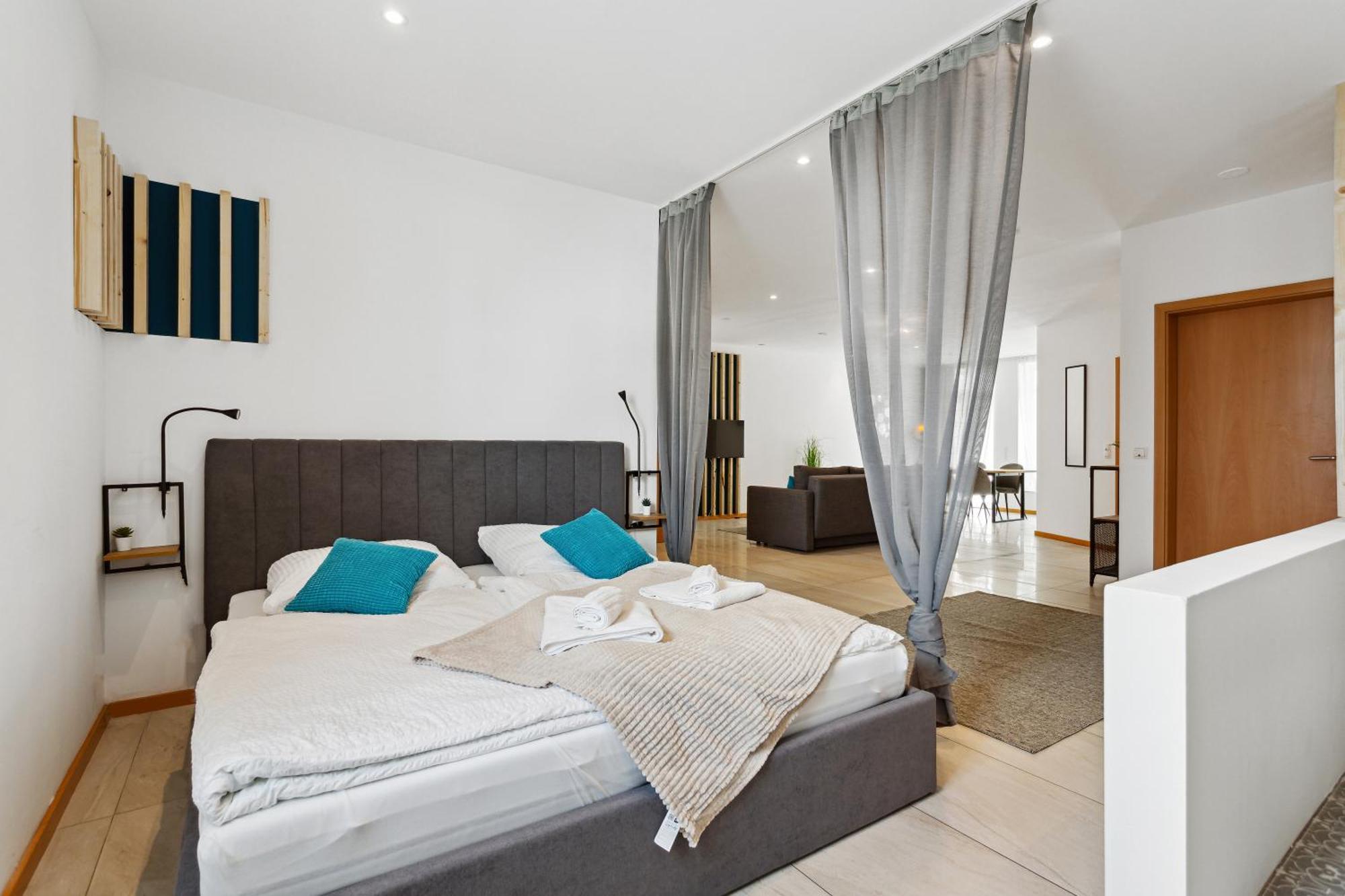 Apartament Gross, Modern, Vollausgestattet, Gemuetlich Mit Kueche Und Parkplatz Fuer Urlaub Oder Business Kettig Zewnętrze zdjęcie