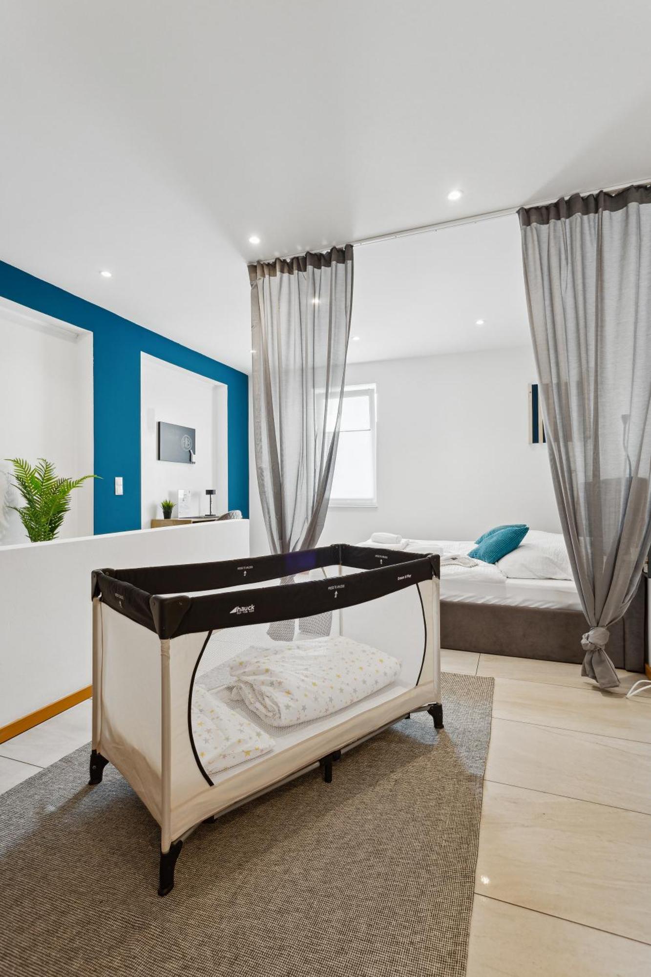 Apartament Gross, Modern, Vollausgestattet, Gemuetlich Mit Kueche Und Parkplatz Fuer Urlaub Oder Business Kettig Zewnętrze zdjęcie