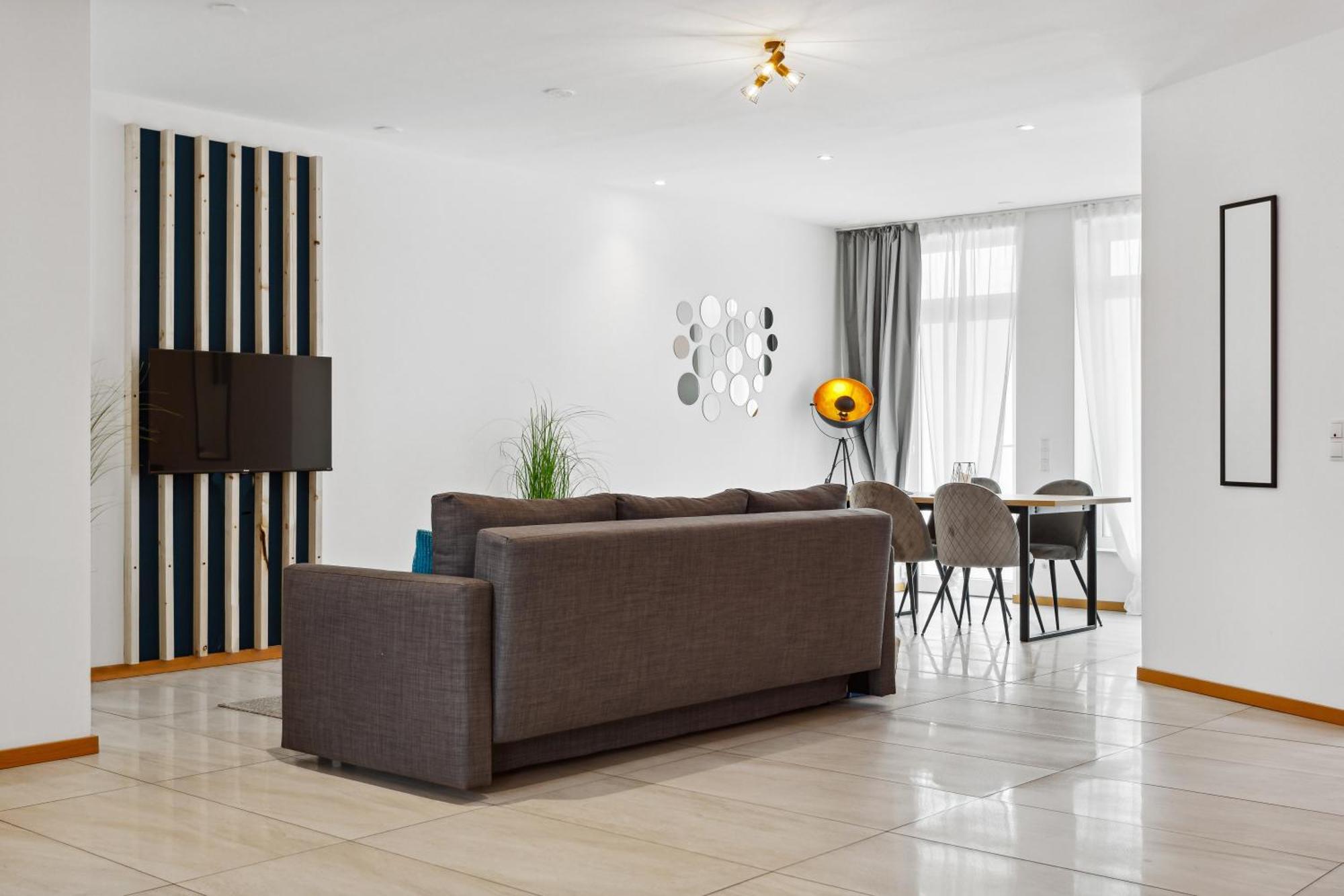 Apartament Gross, Modern, Vollausgestattet, Gemuetlich Mit Kueche Und Parkplatz Fuer Urlaub Oder Business Kettig Zewnętrze zdjęcie