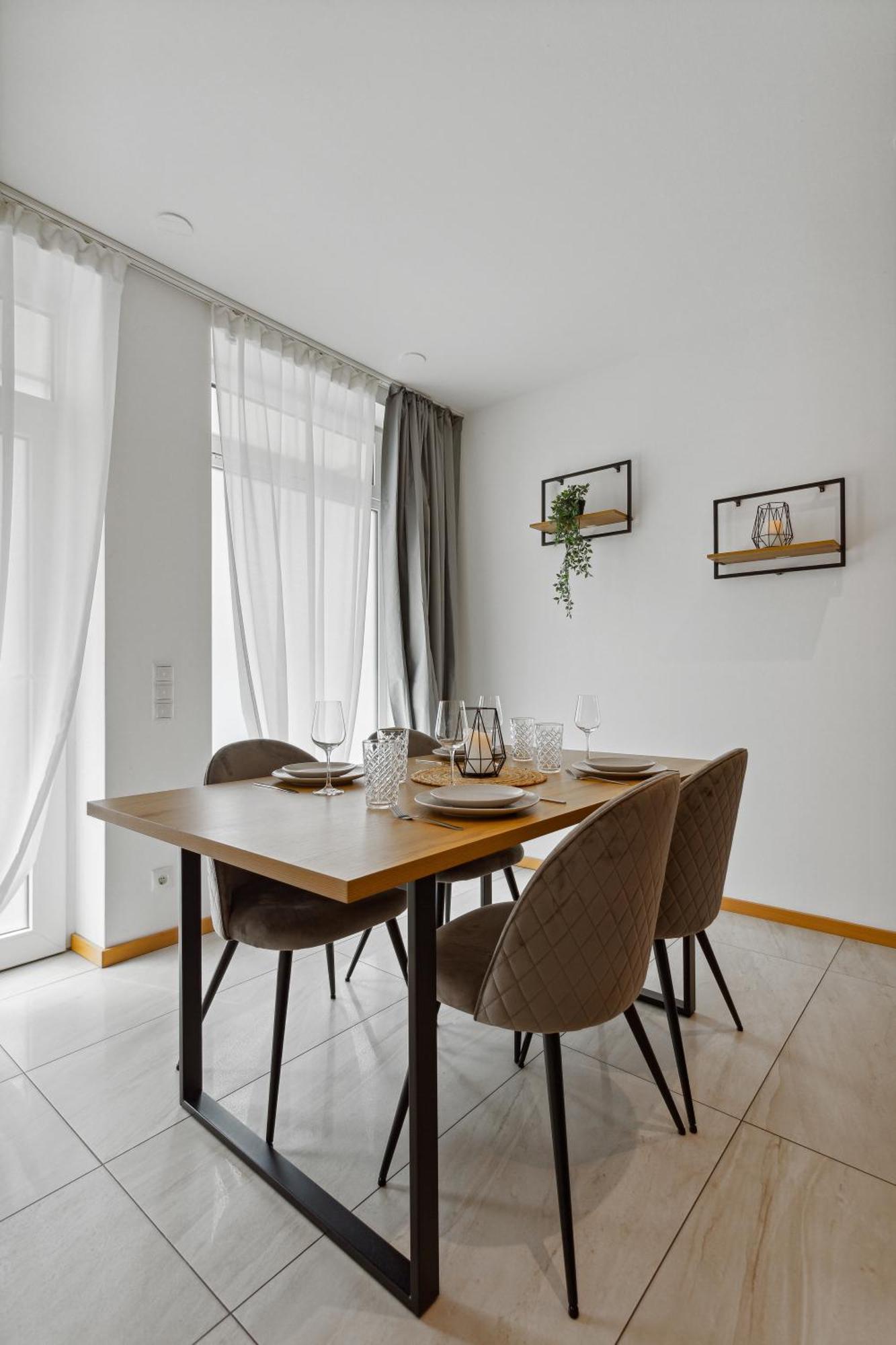 Apartament Gross, Modern, Vollausgestattet, Gemuetlich Mit Kueche Und Parkplatz Fuer Urlaub Oder Business Kettig Zewnętrze zdjęcie
